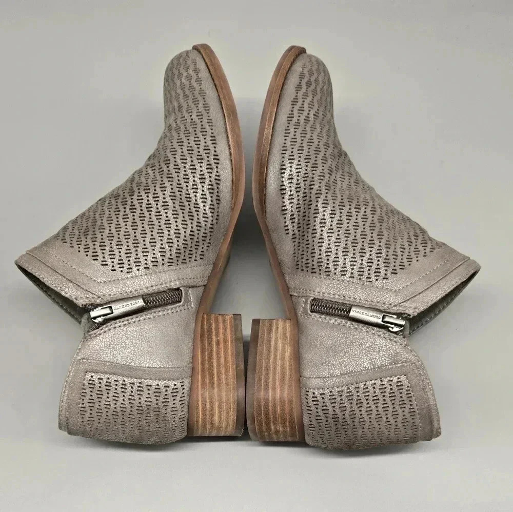 Woman Vince Camuto bootie size 7.5 - Picture 8 of 8